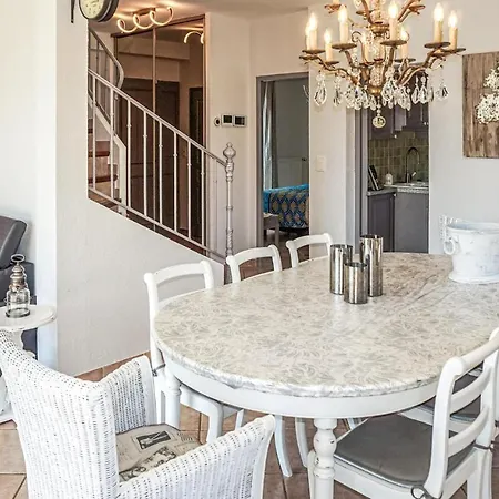Holiday home Beautiful In