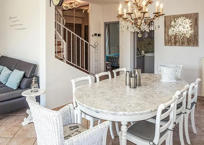 Holiday home Beautiful In