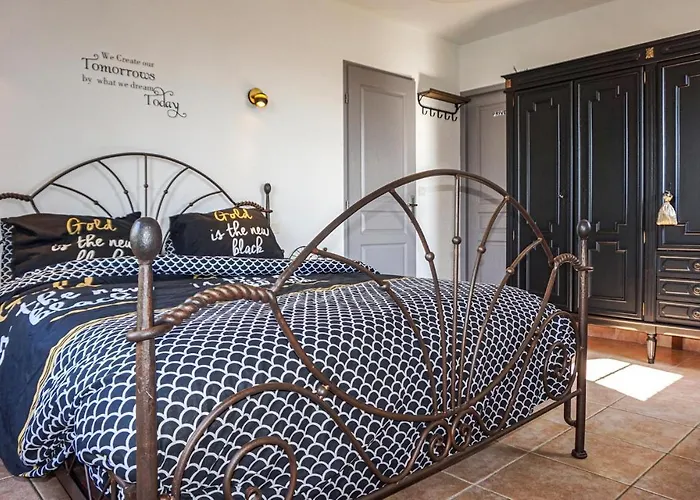 Beautiful In * Carcassonne